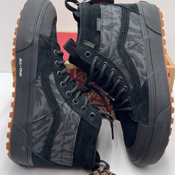 Vans WMNS Sk8-Hi Mte-2 Camo Mono Black
VN0A5HZZJKY
Boots Winter Sneakers - Picture 11 of 16
